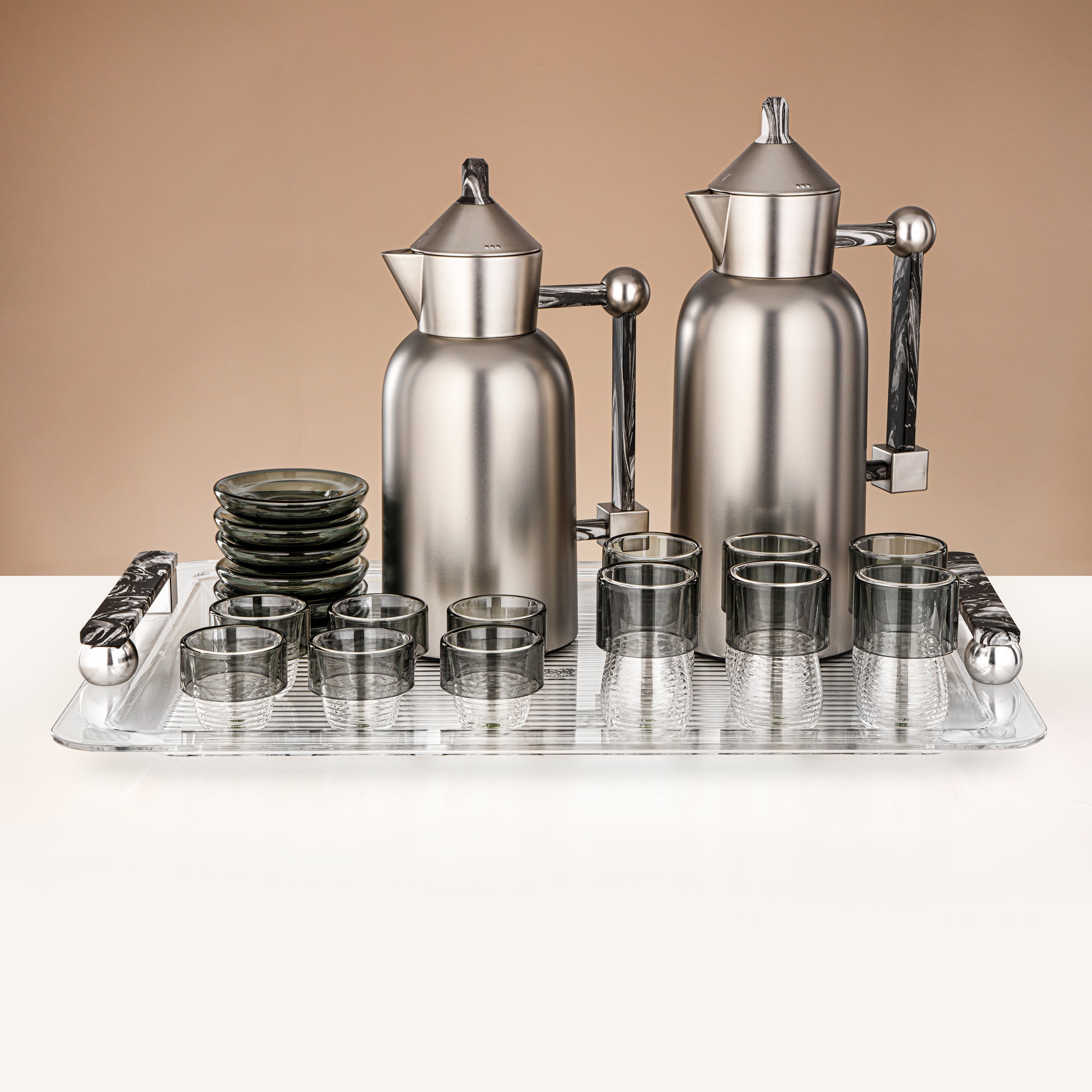 طقم تقديم المرجان المكون من 21 قطعة، بتصميم النيكل المطفي والرخام الأسود