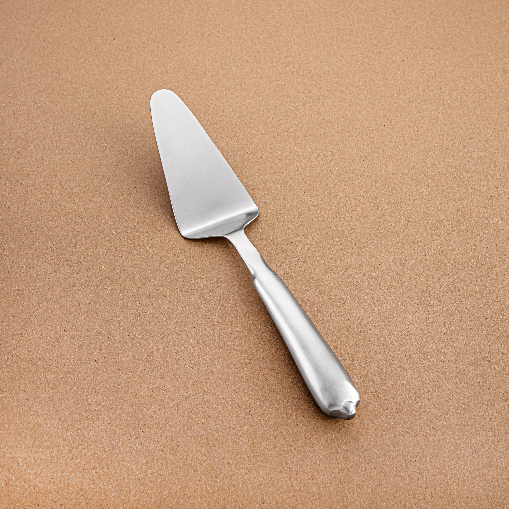 خادم كعكة المرجان ستانلس ستيل – تشطيب غير لامع، فضي CUT1620072