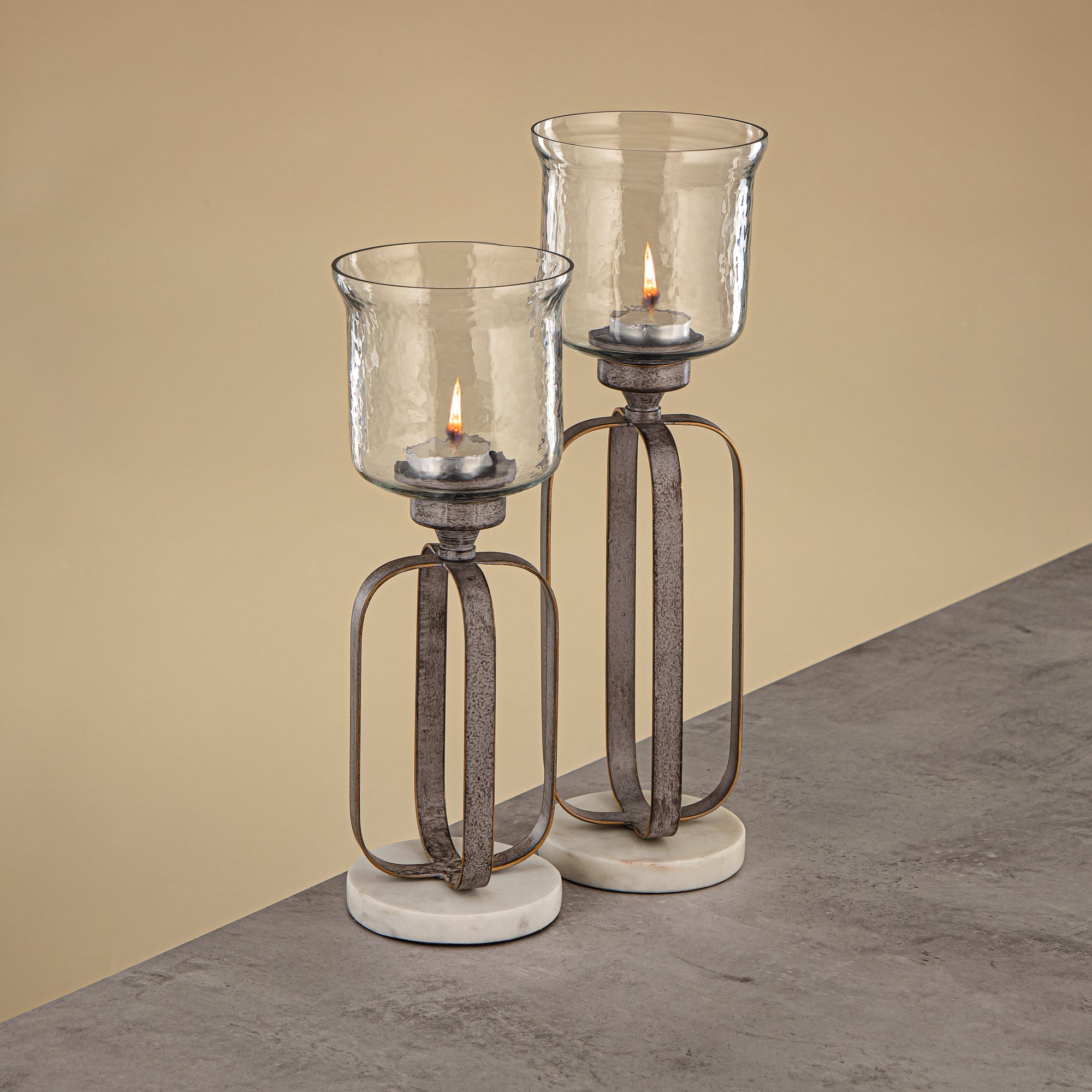 حامل شموع المرجان ٣٧ سم فضي