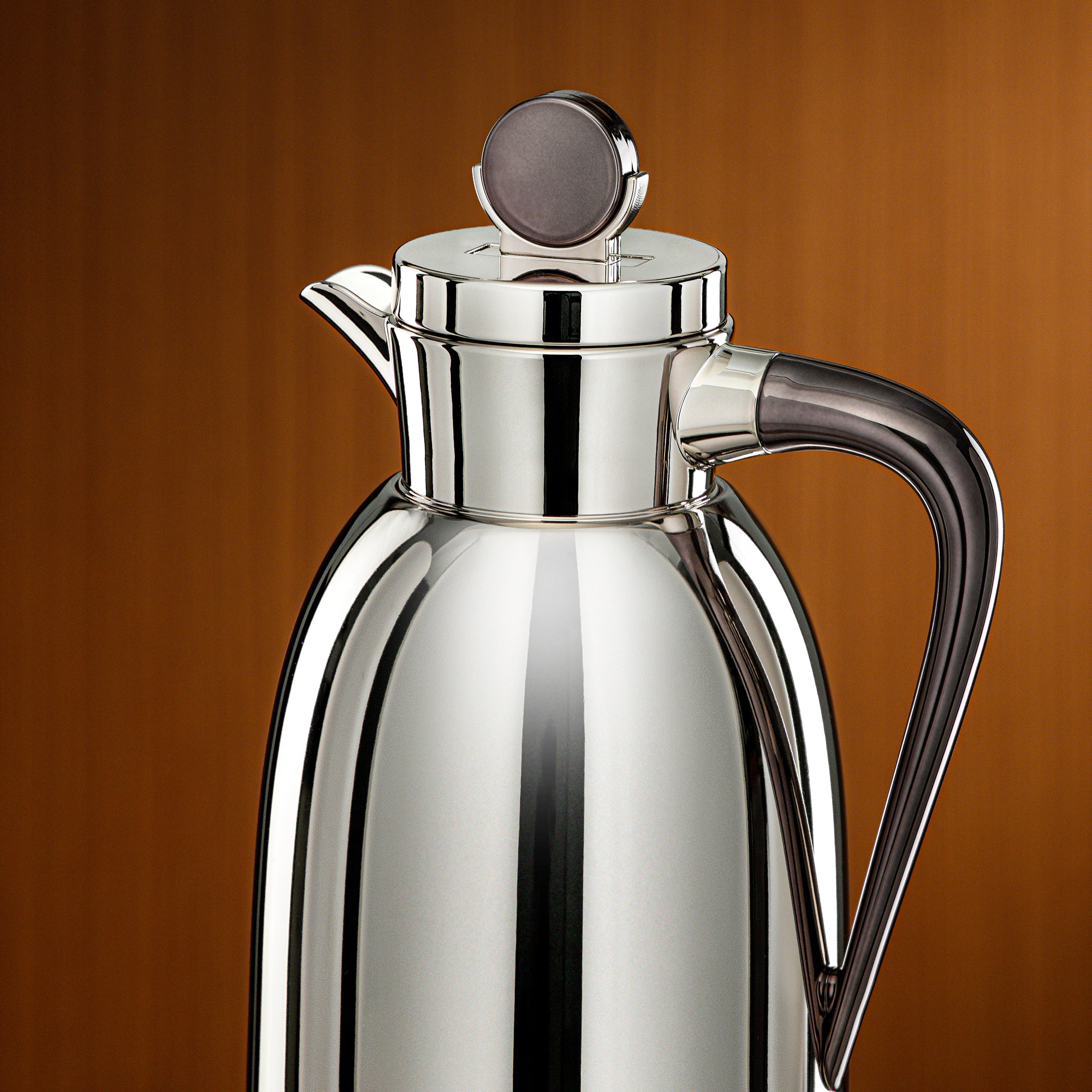 Almarjan Vacuum Flask 0.7L Nickel & Gun Black