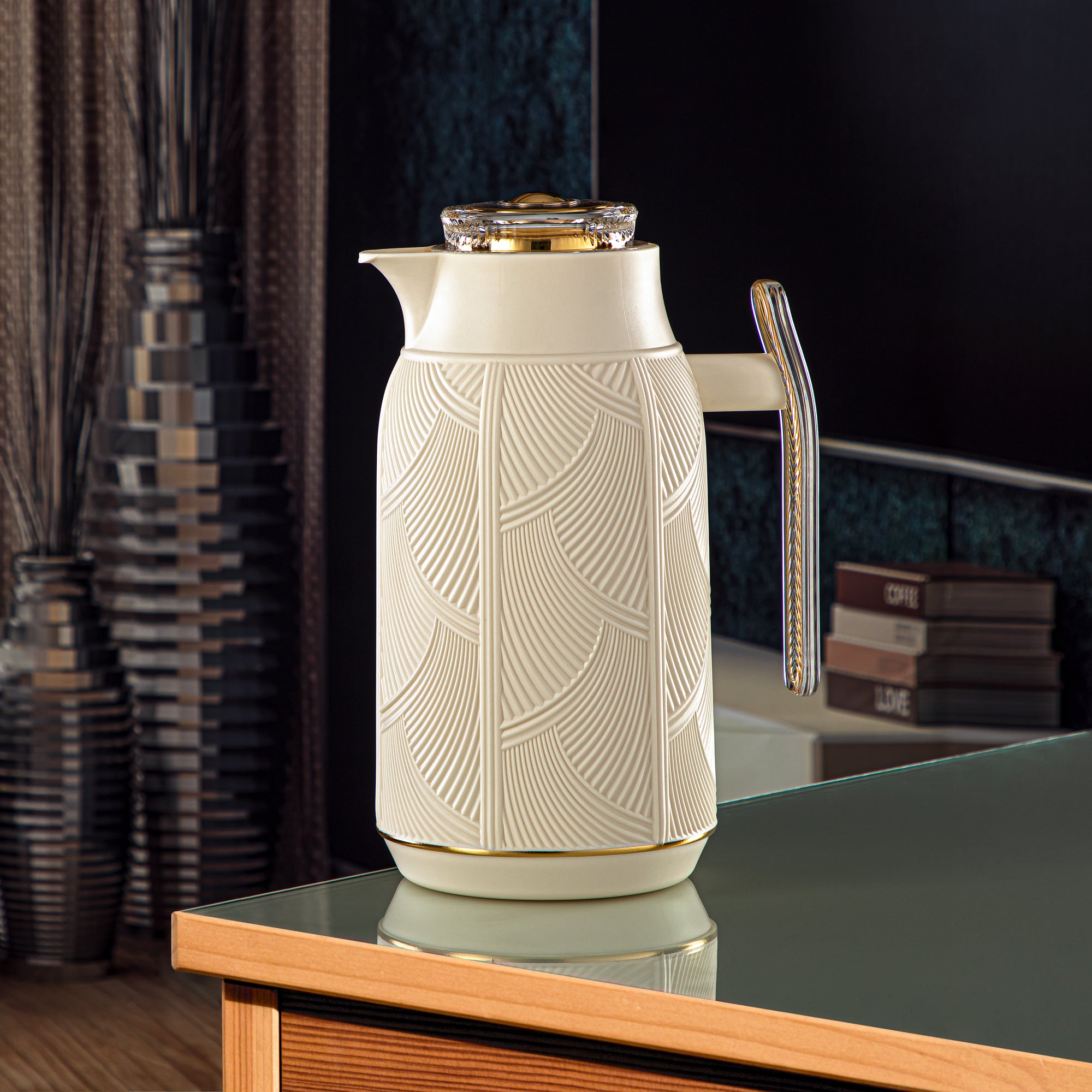 Almarjan 1 Liter Vacuum Flask Ivory & Gold - GT113-100 IV/G