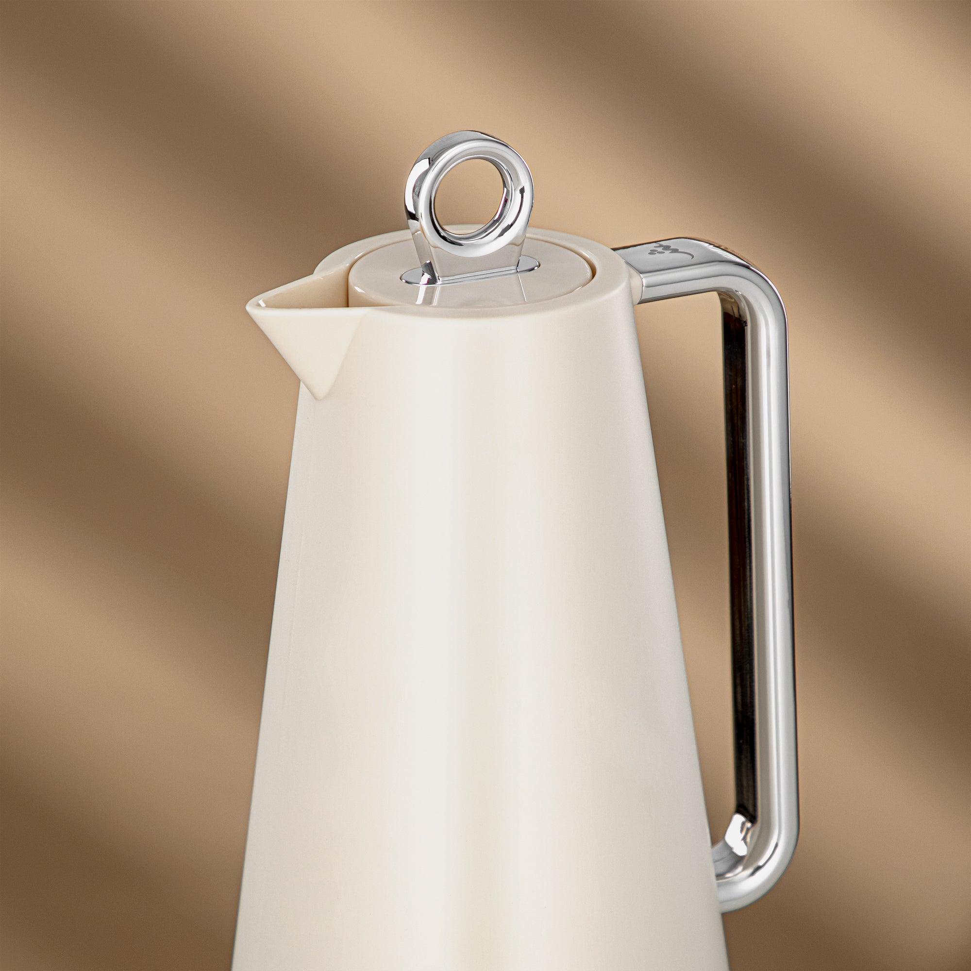 طقم ترامس المرجان عاجي وفضي